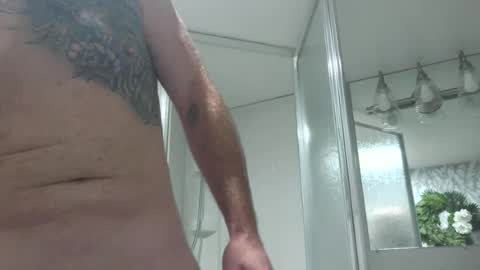 dilfiguess1 online show from May 1, 3:17 pm