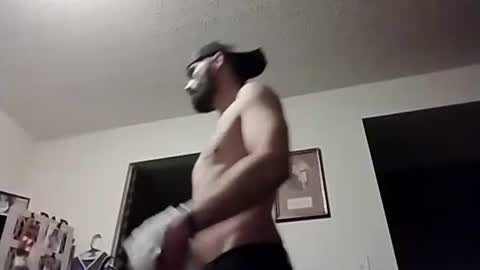 dill801975 online show from February 1, 11:46 pm