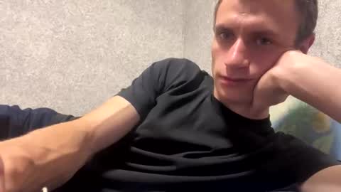 Snapshot of dimes_21 chatting on September 23, 3:00 am dimes_21 online show from September 23, 3:00 am