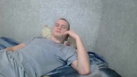 Snapshot of dimes_21 chatting on October 18, 3:33 am dimes_21 online show from October 18, 3:33 am