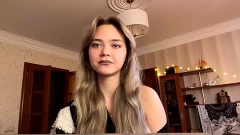 dimplemelchert online show from August 6, 7:39 am