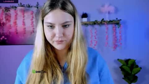 dina_bloom online show from January 17, 10:13 am