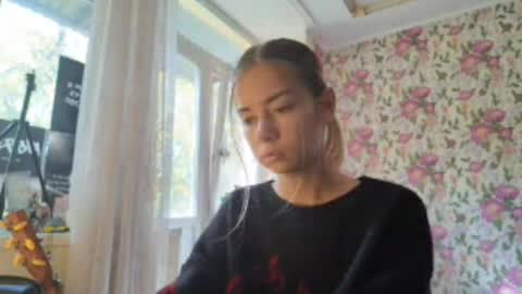 Snapshot of dinorahmroczkowski chatting on September 23, 8:19 am dinorahmroczkowski online show from September 23, 8:19 am