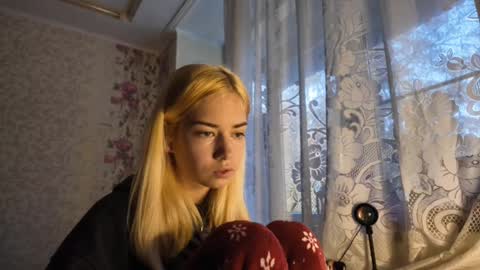 Snapshot of dinorahmroczkowski chatting on October 7, 7:59 am dinorahmroczkowski online show from October 7, 7:59 am