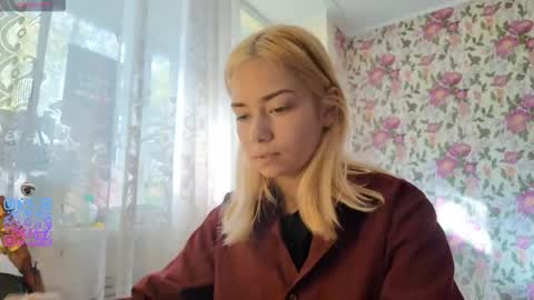 Snapshot of dinorahmroczkowski chatting on October 1, 7:07 am dinorahmroczkowski online show from October 1, 7:07 am