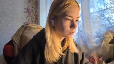 Snapshot of dinorahmroczkowski chatting on October 20, 7:13 am dinorahmroczkowski online show from October 20, 7:13 am
