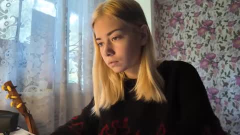Snapshot of dinorahmroczkowski chatting on September 26, 8:33 am dinorahmroczkowski online show from September 26, 8:33 am