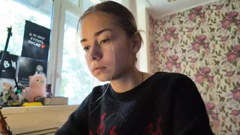 Snapshot of dinorahmroczkowski chatting on September 11, 8:59 am dinorahmroczkowski online show from September 11, 8:59 am