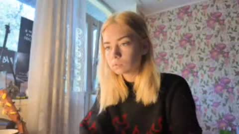 Snapshot of dinorahmroczkowski chatting on September 24, 8:21 am dinorahmroczkowski online show from September 24, 8:21 am