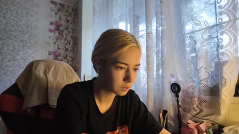 Snapshot of dinorahmroczkowski chatting on October 16, 8:58 am dinorahmroczkowski online show from October 16, 8:58 am
