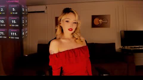 Reina online show from April 11, 1:15 pm