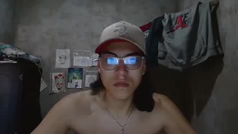 dirty model online show from April 19, 7:38 pm