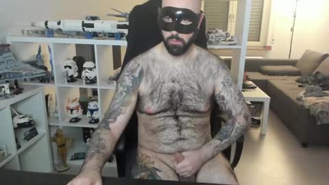 Snapshot of dirtybalws chatting on December 9, 12:12 am Robert online show from December 9, 12:12 am