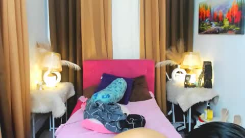 Carmy And Yanna Faulkerson online show from November 4, 1:56 pm