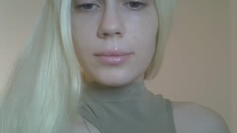 DitaMilton online show from April 8, 5:27 pm