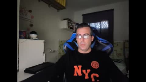 ditos_c online show from October 31, 9:53 am