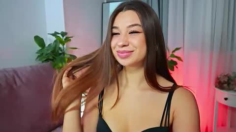 Tia online show from March 21, 8:24 pm