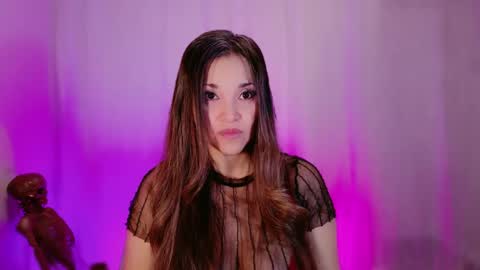 DivineLynn online show from February 11, 12:25 pm