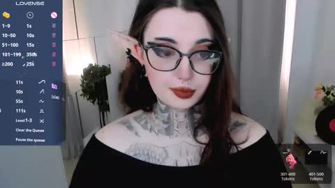 dixipixi_ online show from September 11, 6:03 am