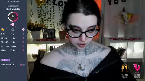 dixipixi_ online show from February 20, 6:26 am