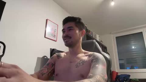 D online show from December 1, 8:56 am