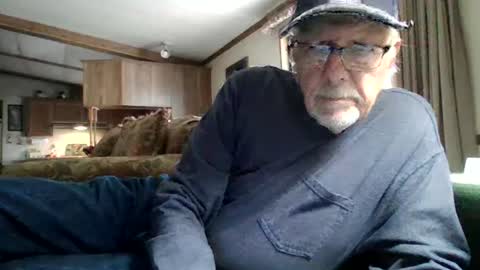 Snapshot of doingmyself69 chatting on October 17, 6:23 pm doingmyself69 online show from October 17, 6:23 pm