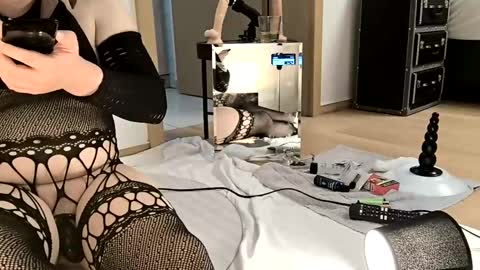 doit4thefun87 online show from December 12, 2:37 am