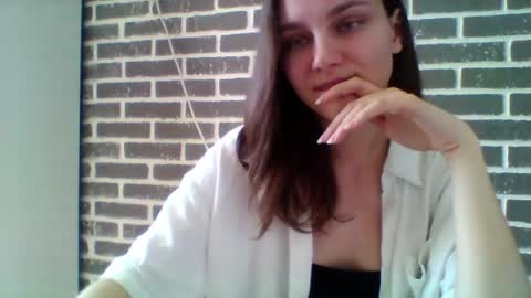 dolcezza_ online show from April 22, 11:39 am