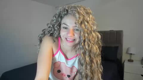 Snapshot of doll_oriana chatting on October 18, 6:23 pm doll_oriana online show from October 18, 6:23 pm