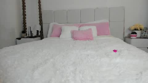 doll_oriana online show from November 20, 8:50 pm