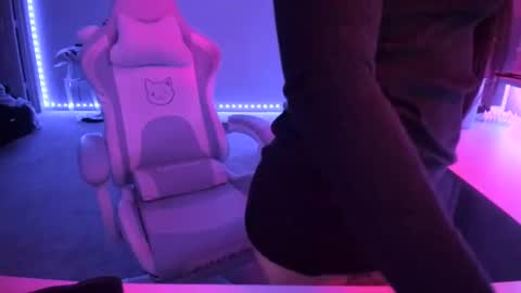 DOLLLFACE online show from September 10, 3:07 am