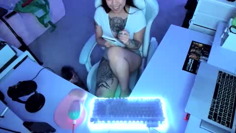 DOLLLFACE online show from February 6, 7:12 am