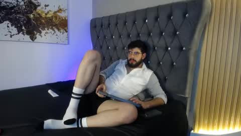 domboy  online show from May 6, 10:38 pm