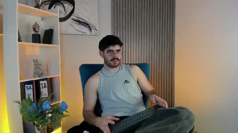 domboy  online show from June 19, 8:04 pm
