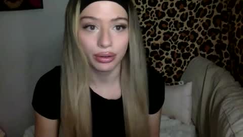 Marissa Rae online show from November 18, 3:20 am