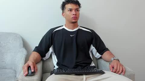 Snapshot of dominick_star chatting on February 17, 3:36 am Dominick Star online show from February 17, 3:36 am