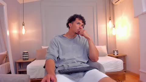 Dominick Star online show from February 12, 1:47 pm