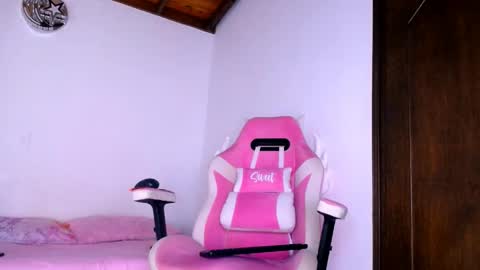   online show from April 7, 4:03 am