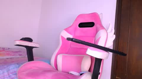   online show from January 10, 11:37 am