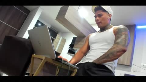 Only fans Ronnie col---InstaRonniecolleman  online show from March 30, 12:01 am