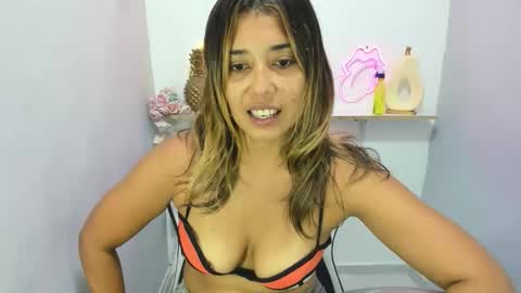 dona_tella online show from April 19, 2:29 pm