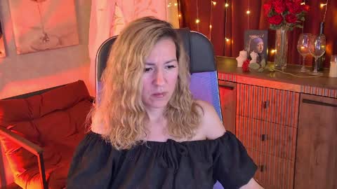 Donna online show from April 7, 8:11 pm