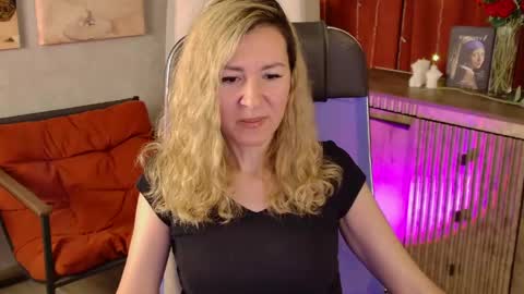 Donna online show from May 26, 7:09 pm