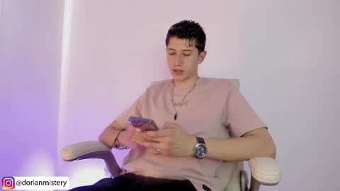 dorian_mystery online show from April 2, 7:10 pm