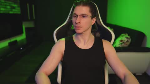 Dorian Reyes online show from March 11, 2:03 am