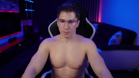 Dorian Reyes online show from February 12, 1:30 am