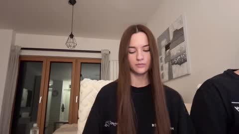 Alice and Mark online show from February 3, 1:24 am