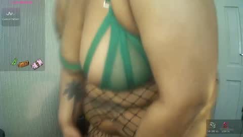 DeeDee online show from April 29, 11:26 am