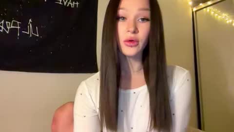 MOLLYYYY dont forget to give me a thumb up online show from November 3, 1:34 pm