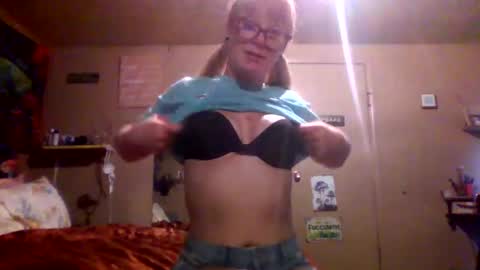 doubravaghost87 online show from June 5, 8:58 pm